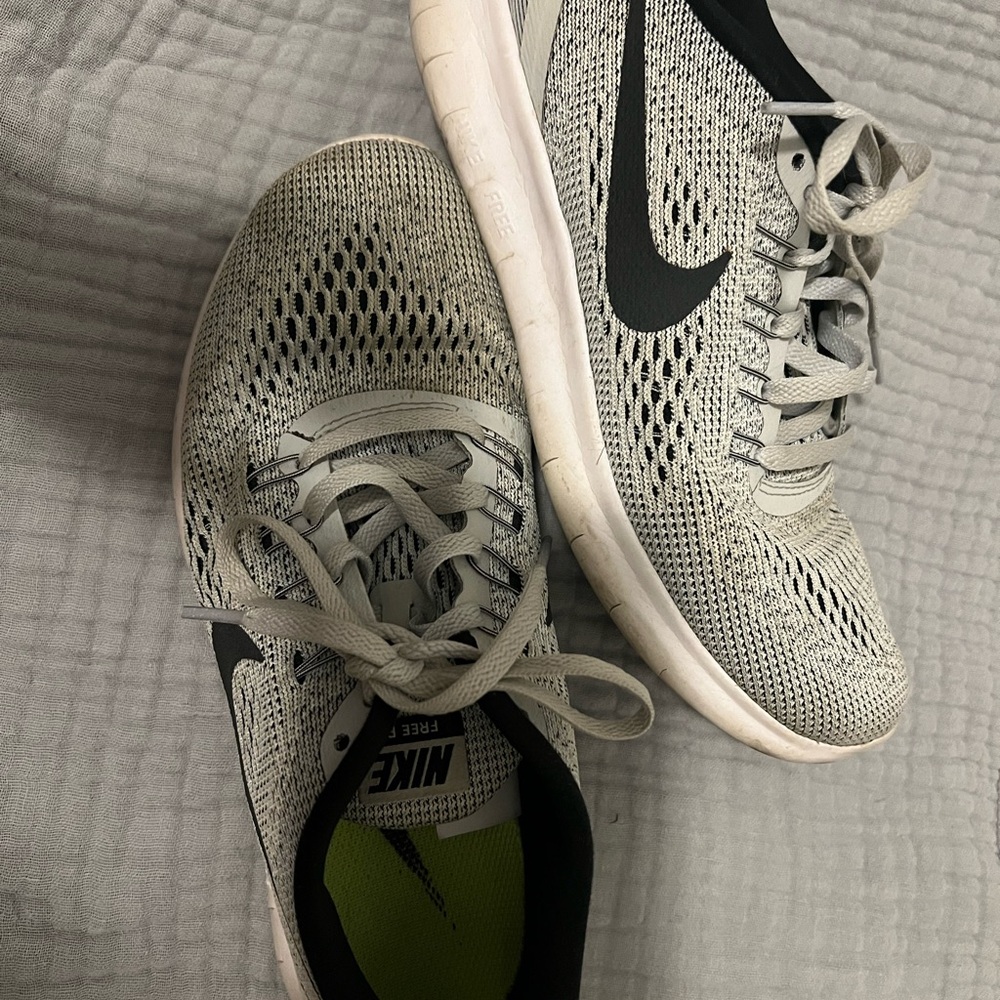 Nike Black and Gray Running Shoes